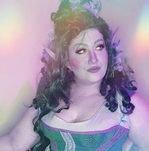 Meet your Posher, Ella